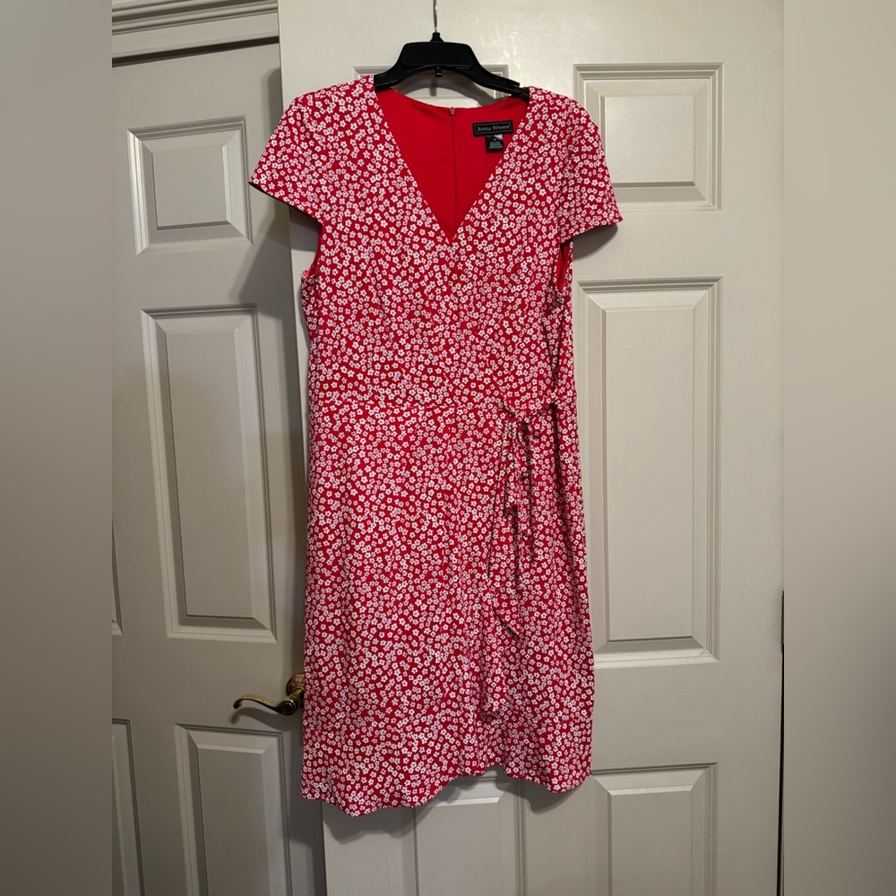 Jessica Howard Red and White Flutter Sleeve Midi Dress